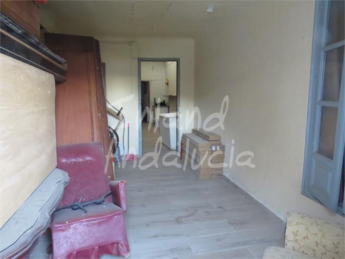 Image No.11-5 Bed House for sale