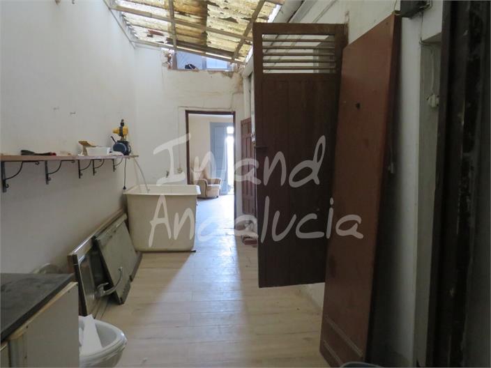 Image No.4-5 Bed House for sale