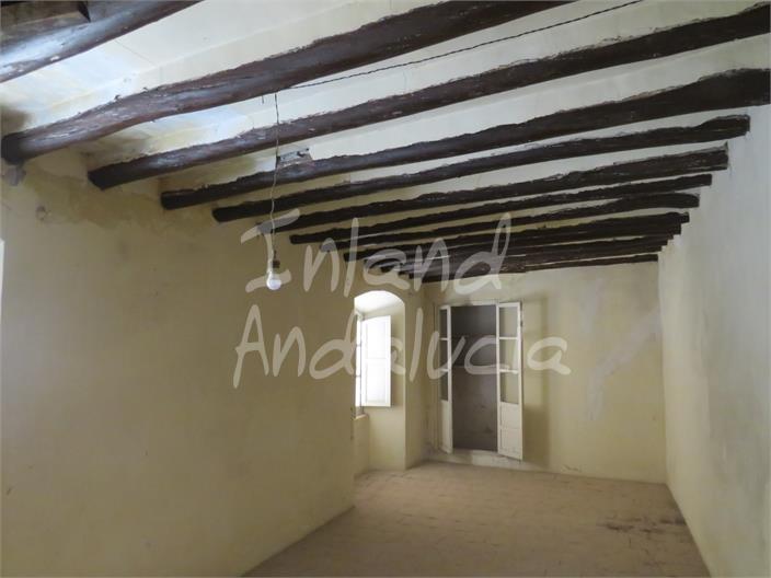 Image No.11-10 Bed House for sale