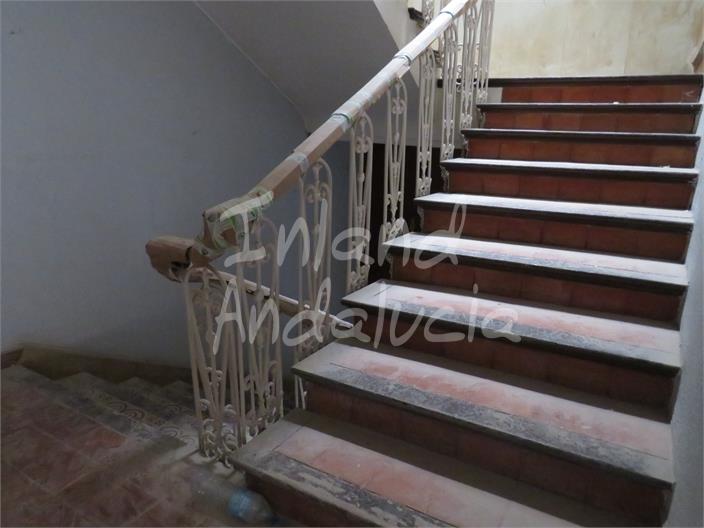 Image No.15-10 Bed House for sale