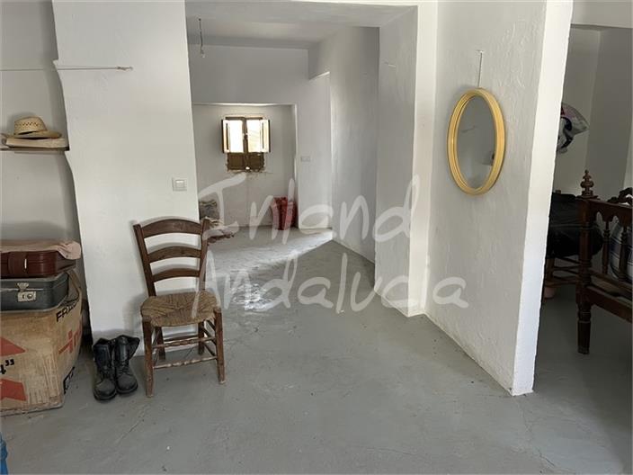 Image No.12-4 Bed House for sale