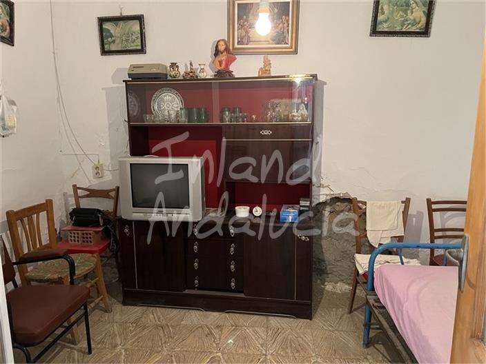 Image No.13-4 Bed House for sale