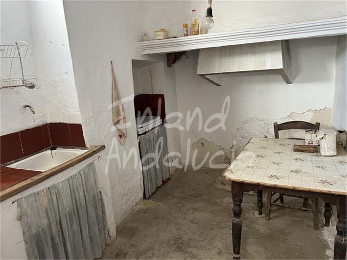 Image No.14-4 Bed House for sale