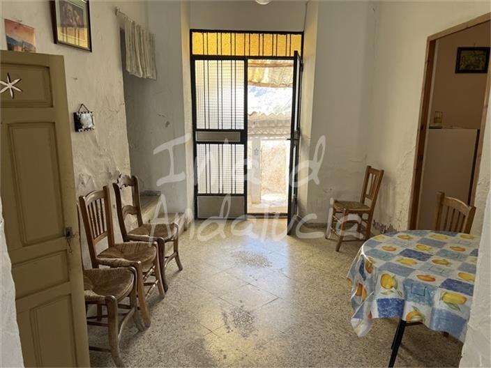 Image No.6-4 Bed House for sale