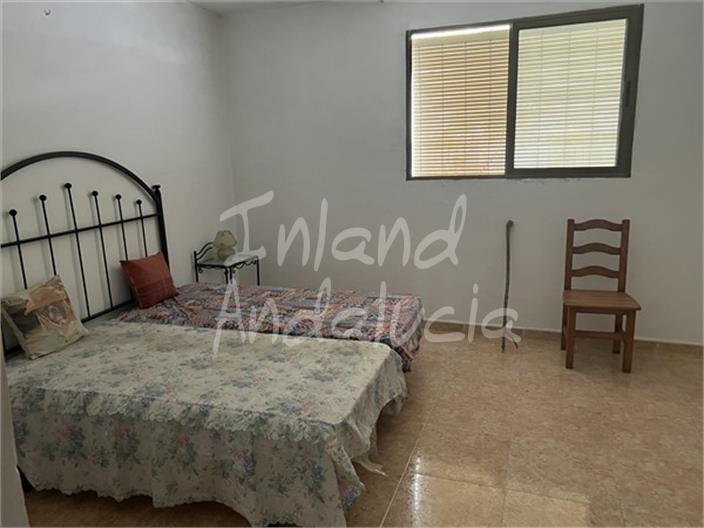 Image No.12-3 Bed House for sale