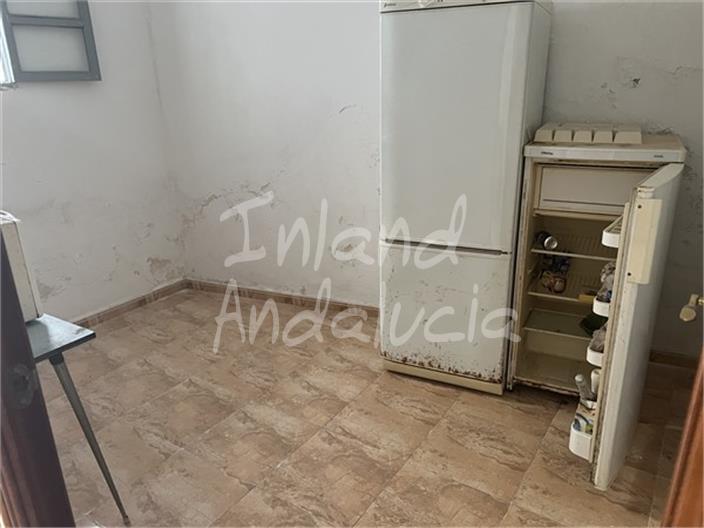 Image No.15-3 Bed House for sale