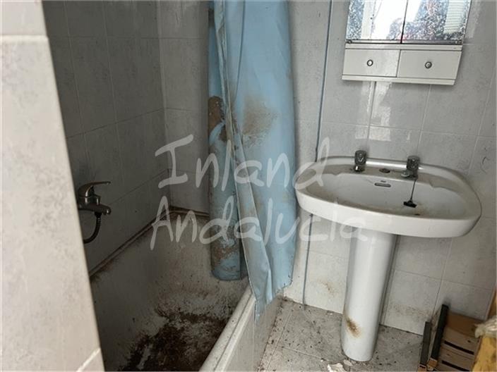 Image No.16-3 Bed House for sale