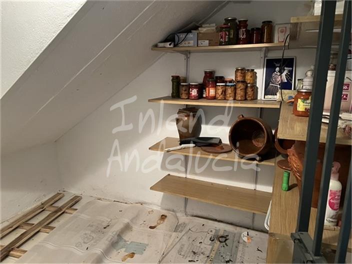 Image No.16-3 Bed House for sale