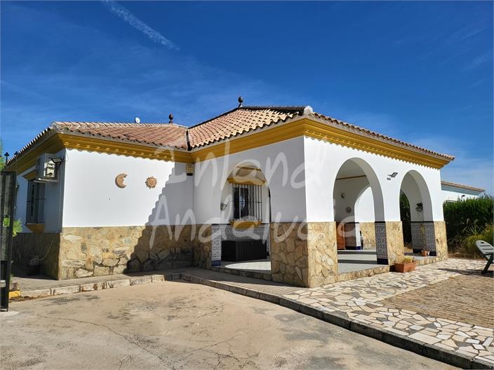 Image No.2-4 Bed Villa for sale
