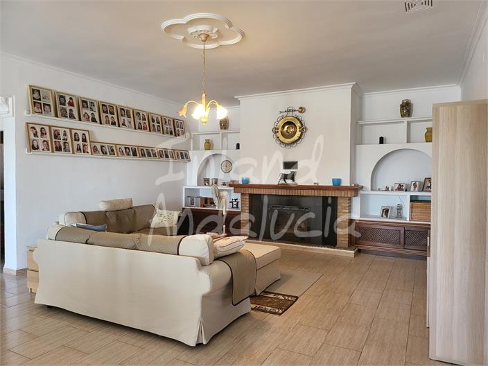 Image No.10-4 Bed Villa for sale