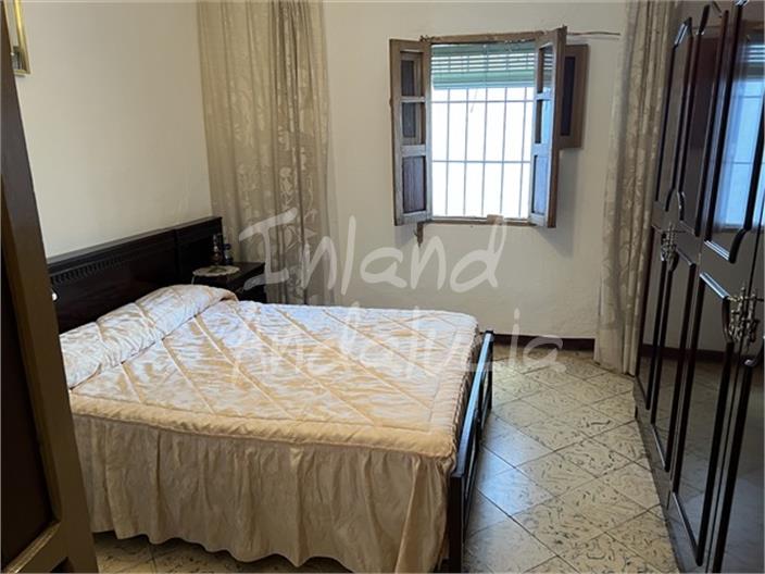 Image No.11-5 Bed House for sale