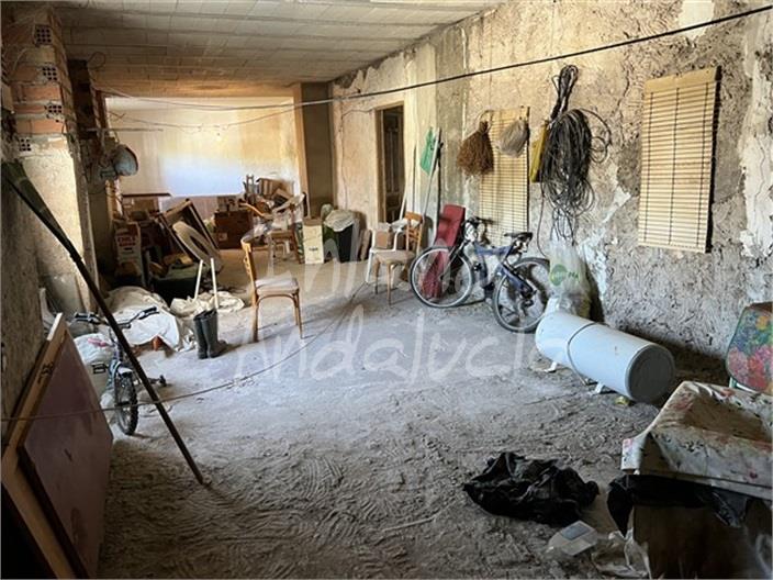 Image No.7-5 Bed House for sale