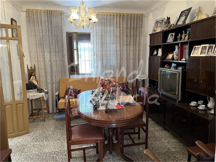 Image No.9-5 Bed House for sale