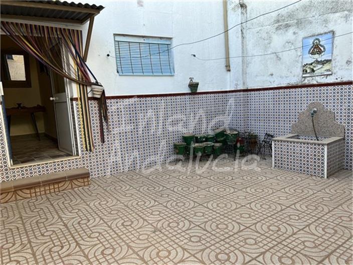 Image No.2-6 Bed House for sale