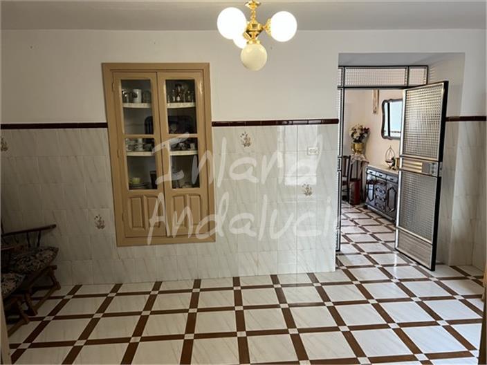 Image No.12-6 Bed House for sale