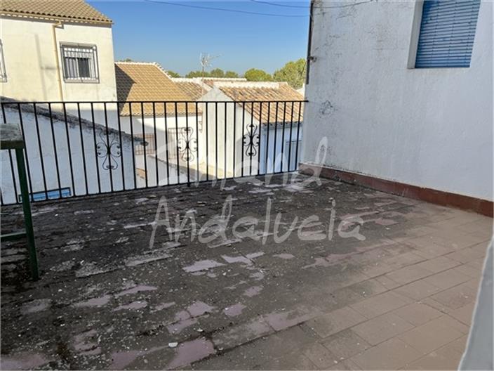 Image No.5-6 Bed House for sale