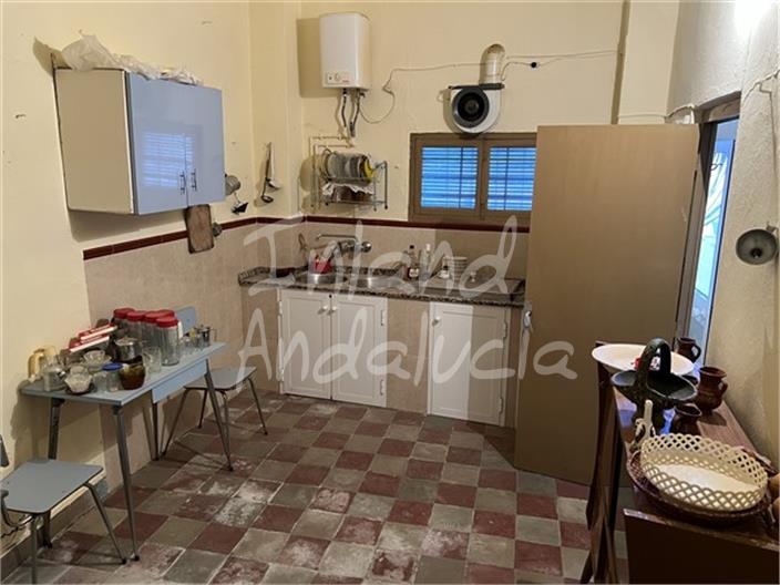 Image No.6-6 Bed House for sale