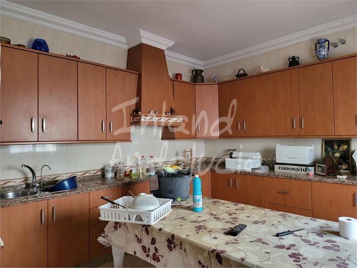 Image No.6-5 Bed House for sale