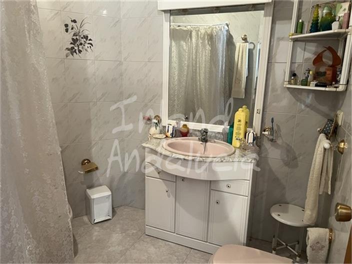 Image No.15-4 Bed House for sale