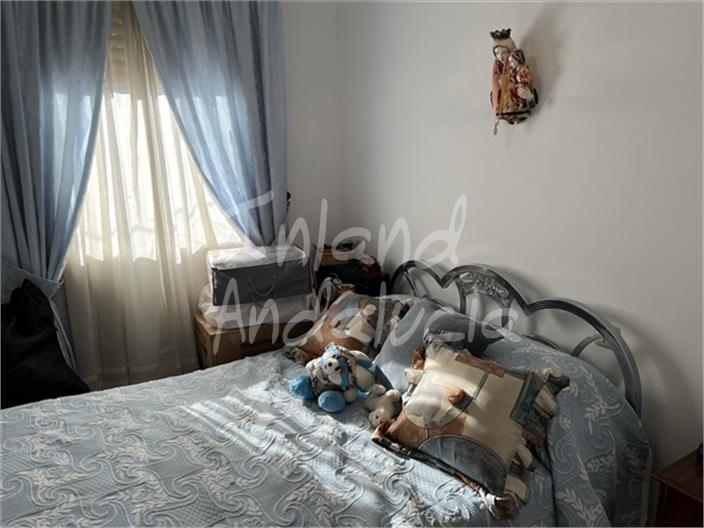 Image No.16-4 Bed House for sale