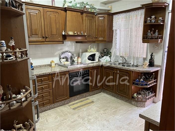 Image No.4-4 Bed House for sale