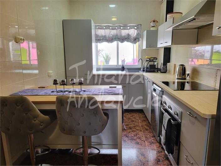 Image No.7-4 Bed House for sale