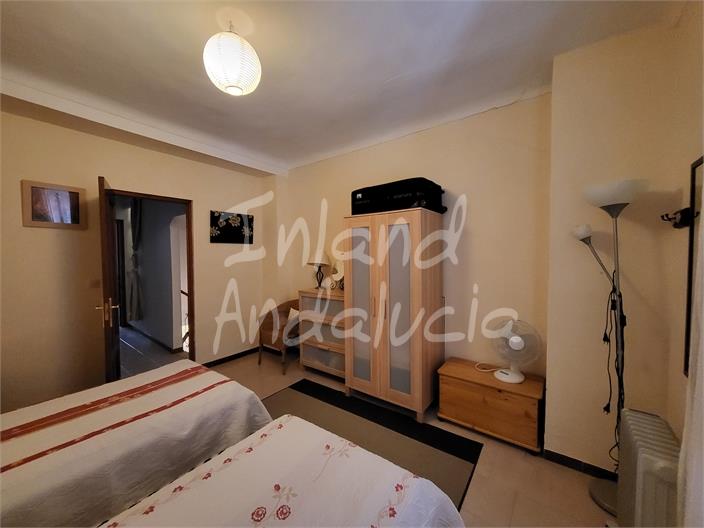 Image No.14-3 Bed House for sale