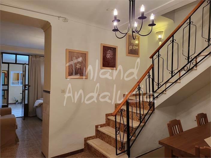 Image No.15-3 Bed House for sale