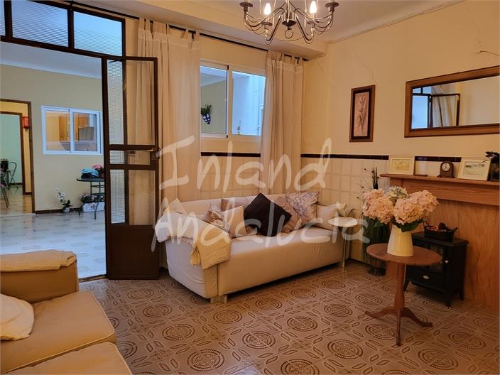 Image No.6-3 Bed House for sale