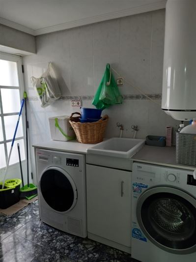 Image No.20-3 Bed Townhouse for sale