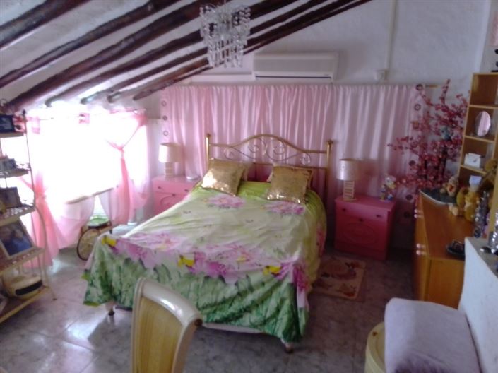 Image No.15-3 Bed Village House for sale