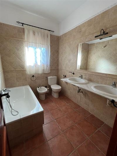 Image No.25-3 Bed Country Property for sale