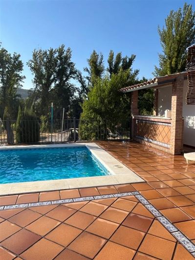 Image No.32-3 Bed Country Property for sale