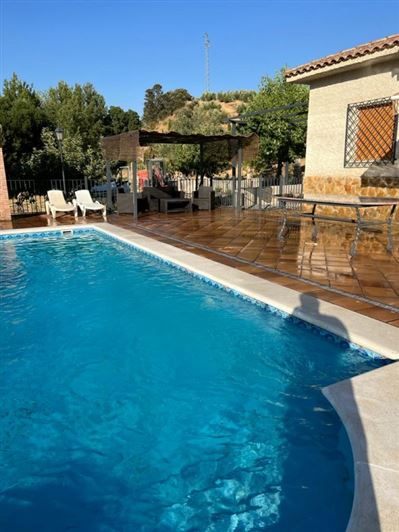 Image No.39-3 Bed Country Property for sale