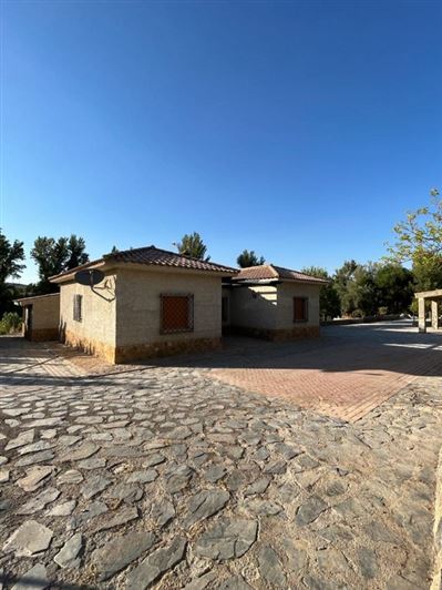 Image No.4-3 Bed Country Property for sale