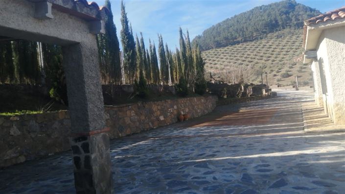 Image No.40-3 Bed Country Property for sale