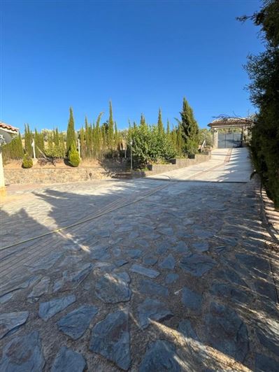 Image No.7-3 Bed Country Property for sale