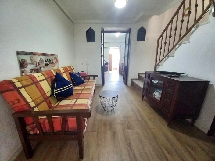 Image No.6-2 Bed Townhouse for sale