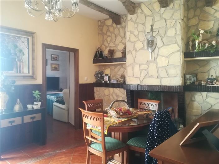 Image No.12-5 Bed Townhouse for sale