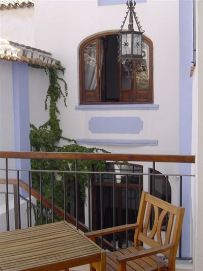 Image No.5-4 Bed Commercial for sale