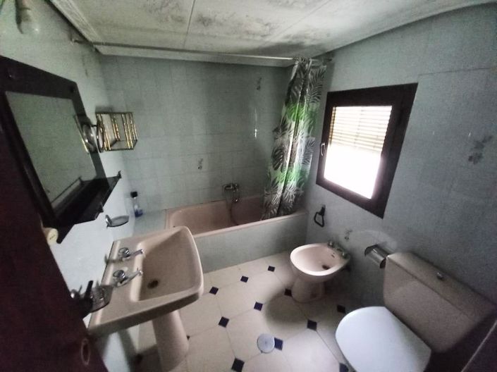 Image No.24-4 Bed Townhouse for sale