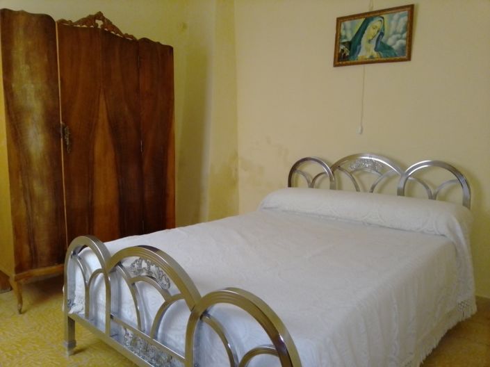 Image No.7-5 Bed Townhouse for sale