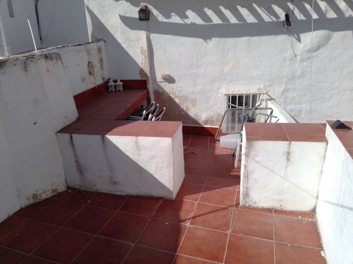 Image No.13-2 Bed Townhouse for sale