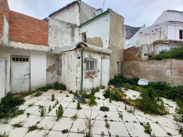 Image No.15-2 Bed Townhouse for sale