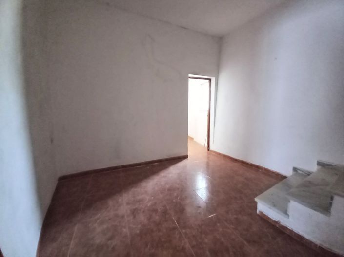 Image No.17-2 Bed Townhouse for sale