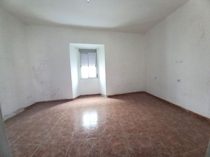 Image No.19-2 Bed Townhouse for sale