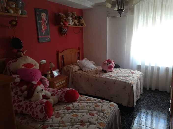 Image No.10-4 Bed Townhouse for sale