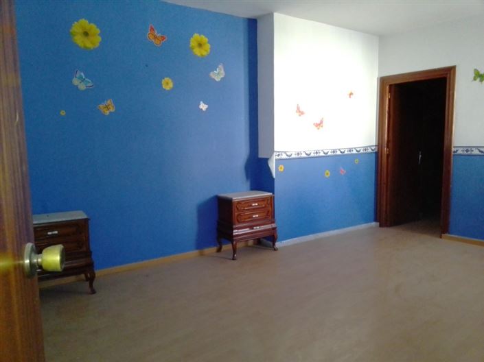 Image No.15-4 Bed Townhouse for sale