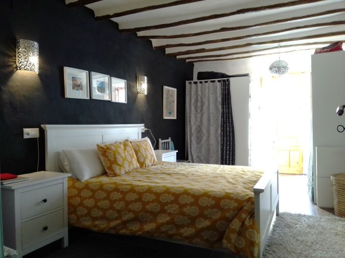 Image No.15-2 Bed Townhouse for sale