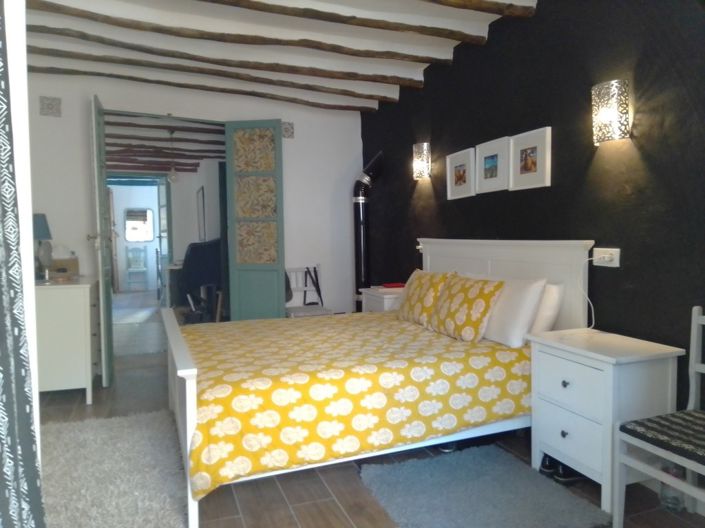 Image No.16-2 Bed Townhouse for sale